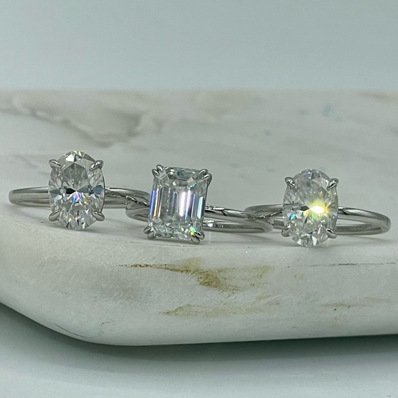 2.5ct Oval Moissanite Ring - Picture 14 of 17